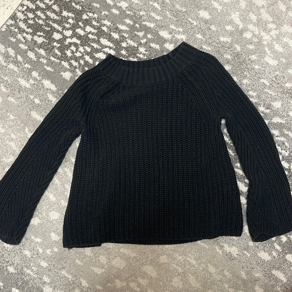 Medium black chunky sweater